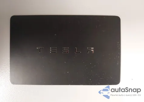 2020 Tesla Model Y Long Range Dual Motor All-Wheel Drive z USA, uszkodzony, nr VIN 5YJYGDEEXLF025231